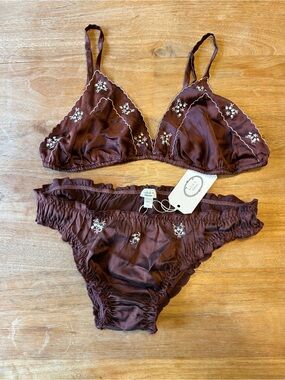 DOEN Delicates Embroidered Lydia Lingerie Set